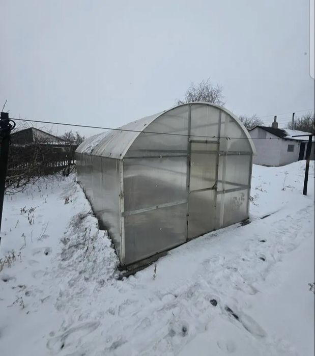 Теплица в очень хорошем состоянии.