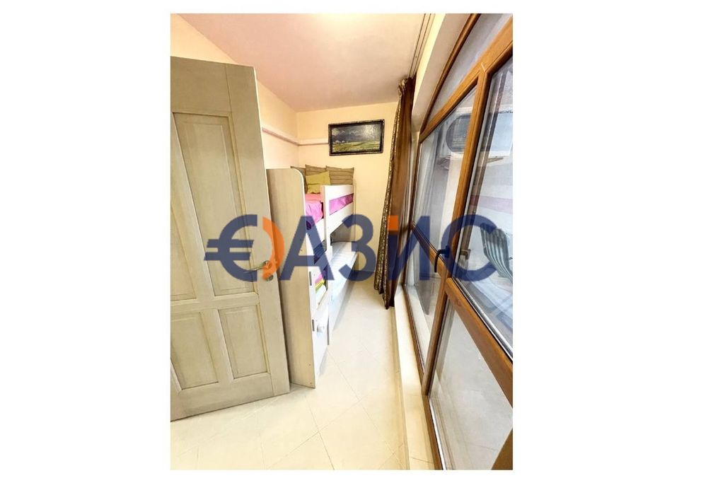 Мезонет на 7-ми етаж с частичен изглед към морето, к-с Калия,Слънчев