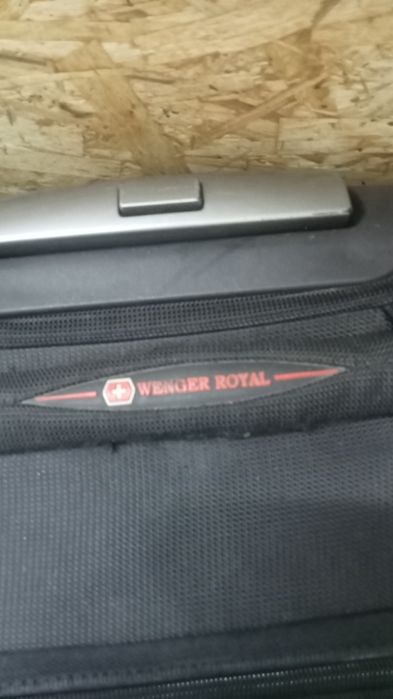 Продается чемодан бу в хорошем состоянии