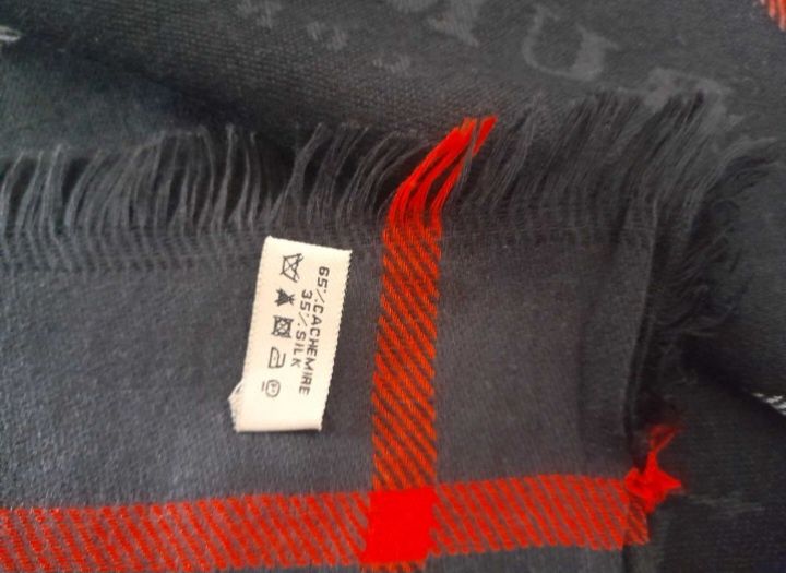Esarfa/sal Burberry, casmir-matase,400 lei