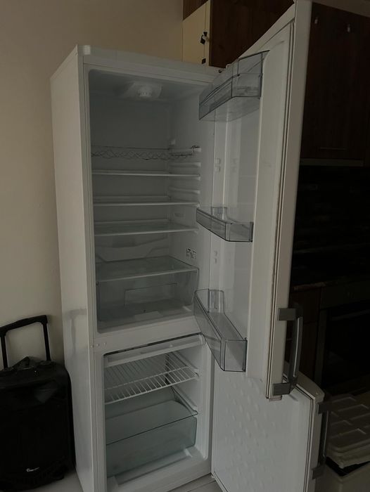 Хладилник BEKO използван 3-4 месеца