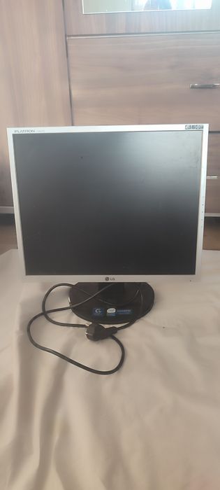 Б/у манитор LG Flatron
