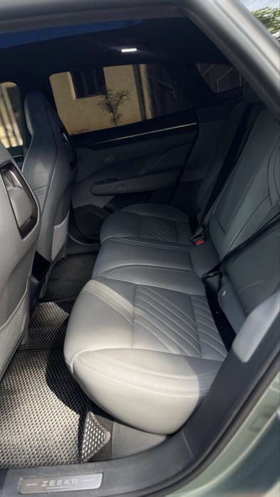 Zeekr 001 2024 — 5