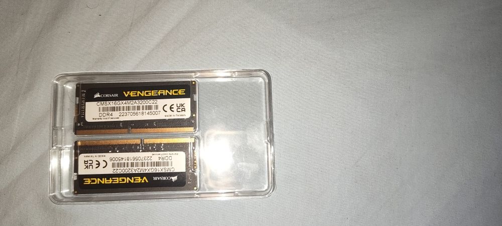 Memorie Ram 2x8gb DDR4 laptop: Corsair Vengeance 3200MHz
