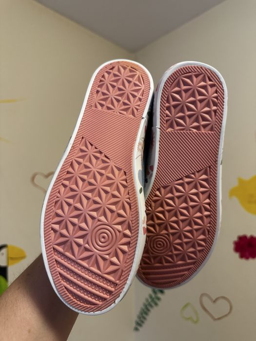 Детски обувки, нови с етикет