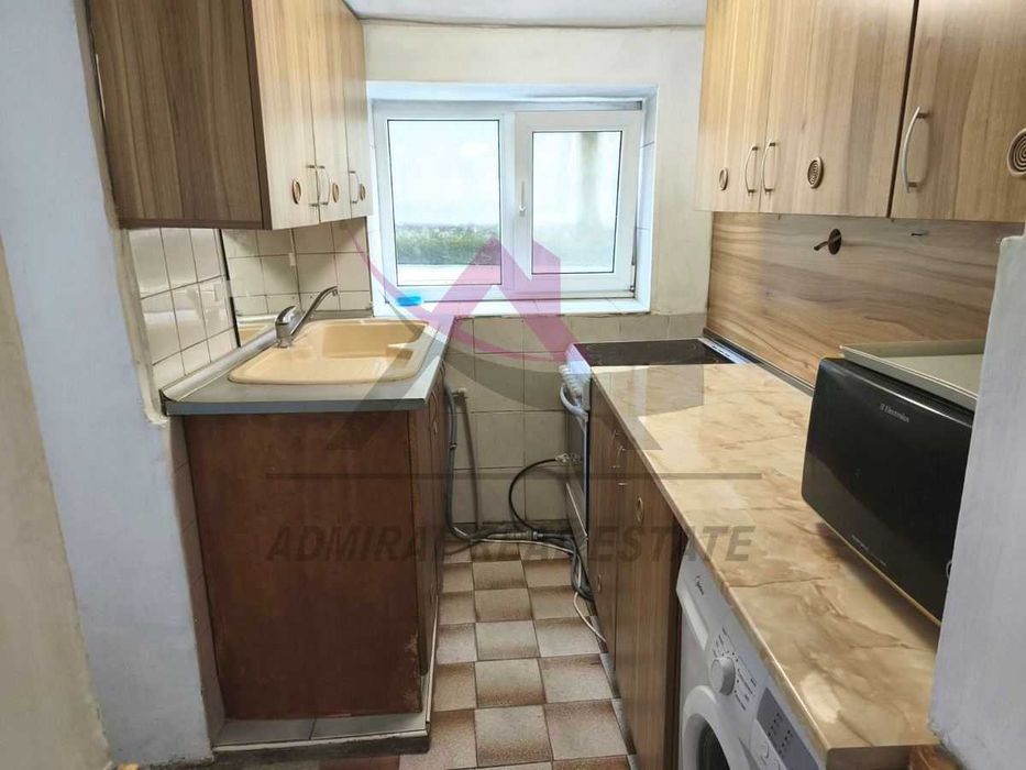 Дава се под наем Тристаен апартамент в Варна, ХЕИ - 80 кв.м за 300 € - Снимка #1