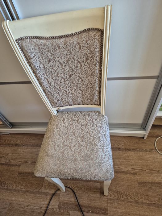 Продаю  кухонный стул