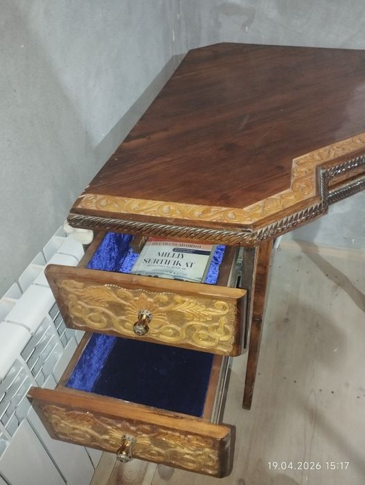 Стол сотилади. Янги