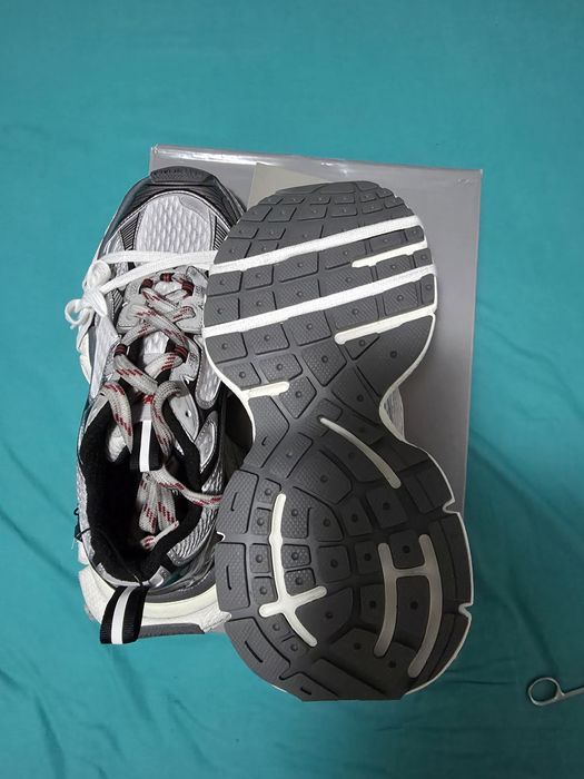 Adidasi Balenciaga 41