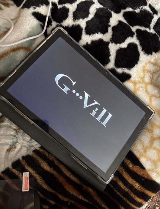 Планшет почти новый