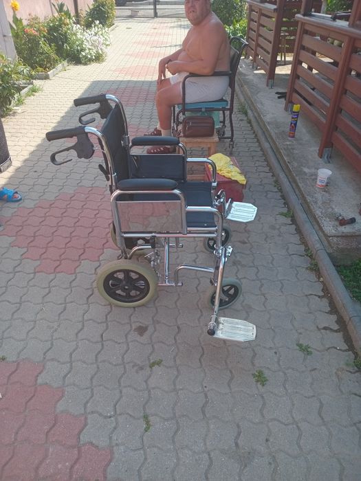 Carucior pentru persoane cu dizabilitati