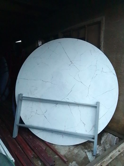 Стол новый размері 1 ,80