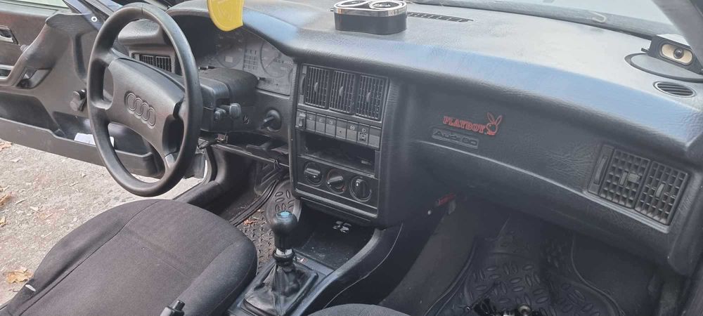 Ауди  80  1.6  бензин