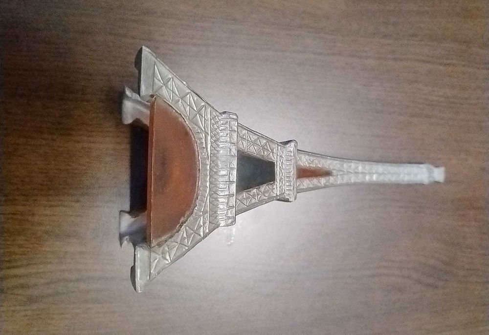 Turnul Eiffel-machetă, din plumb, comunism, de decor, 20 cm