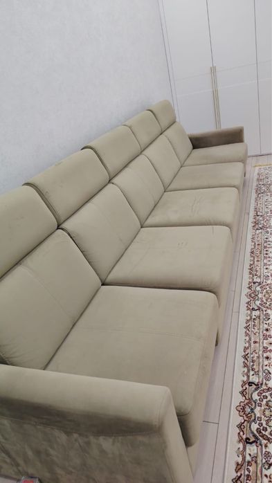 Диван  в зал или гостинную