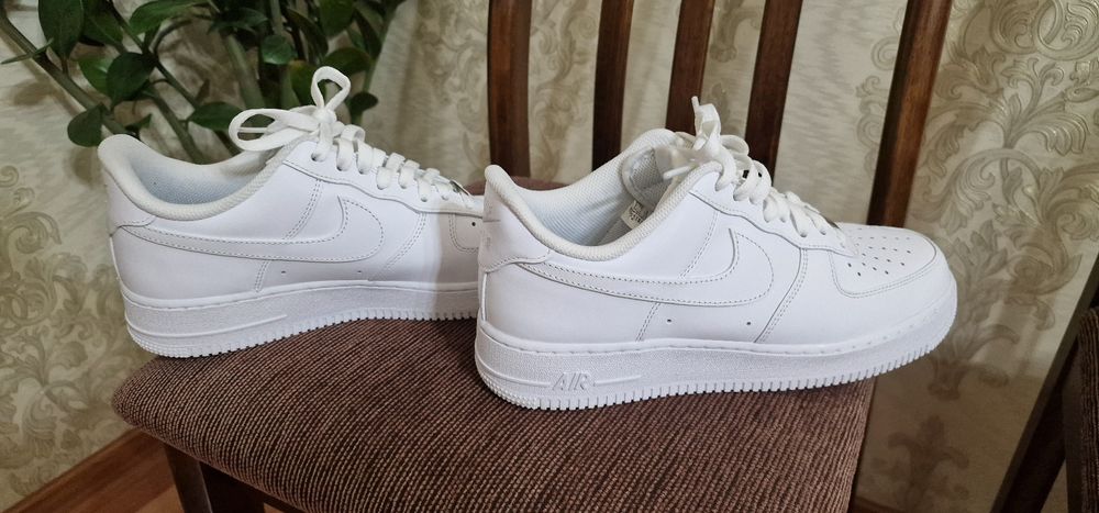 Продам кроссовки Nike Air Force 01 Low