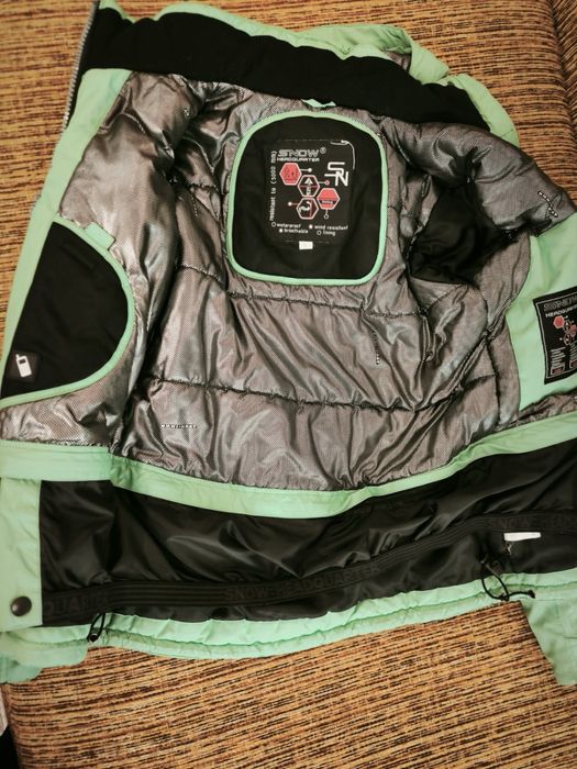 Куртка горнолыжная