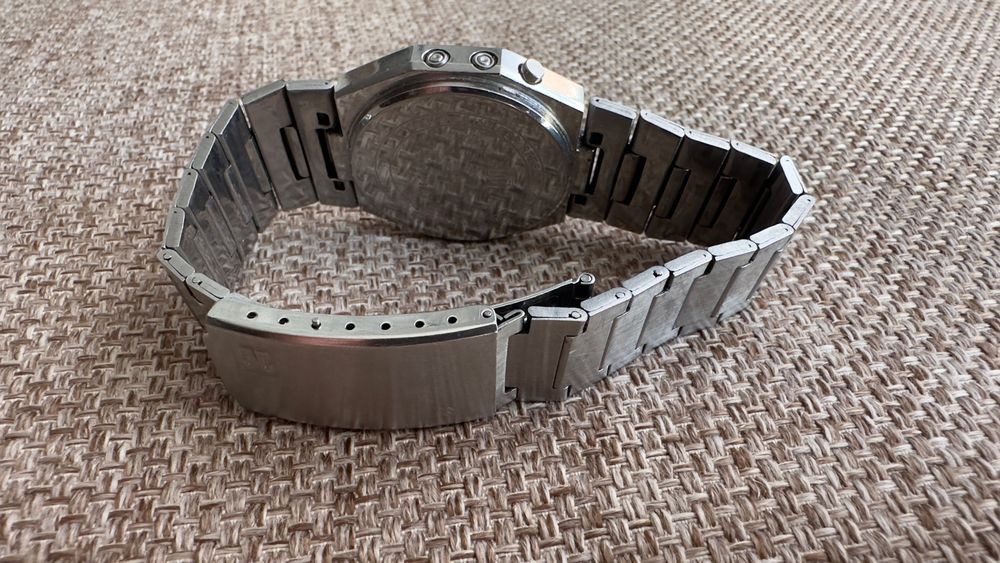 ceas ChronoSonic 100  led rosu vintage
