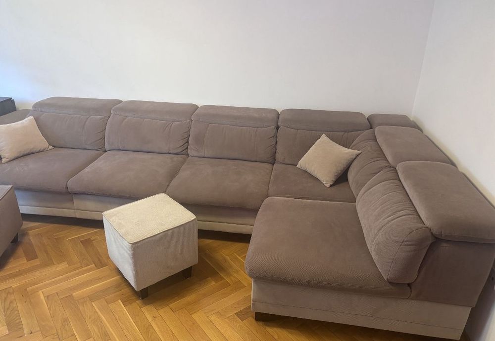 Colțar model deosebit realizat la comanda în stare perfecta.