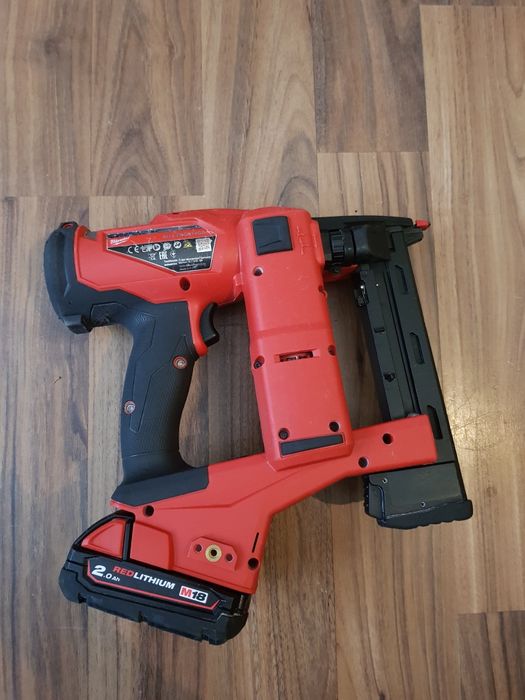 Pistol de capse Milwaukee M18 FNCS18GS