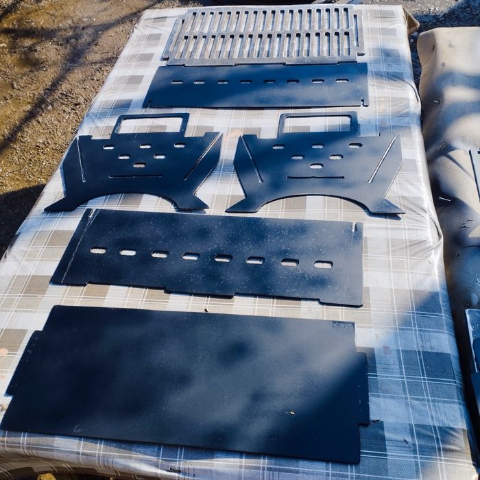 Gratar pe carbuni portabil, taiat in laser 25/40cm, tabla de 3