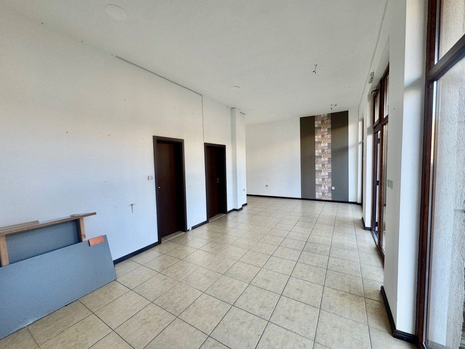 Помещение за магазин/офис под наем в гр.Свети Влас