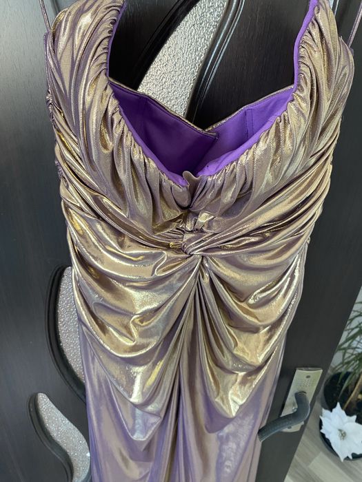 Rochie aurie superba
