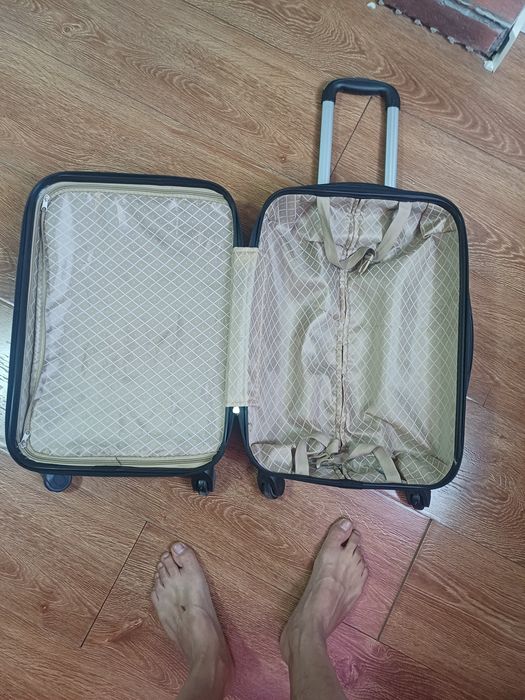 Чемодан. Бу в хорошем состоянии