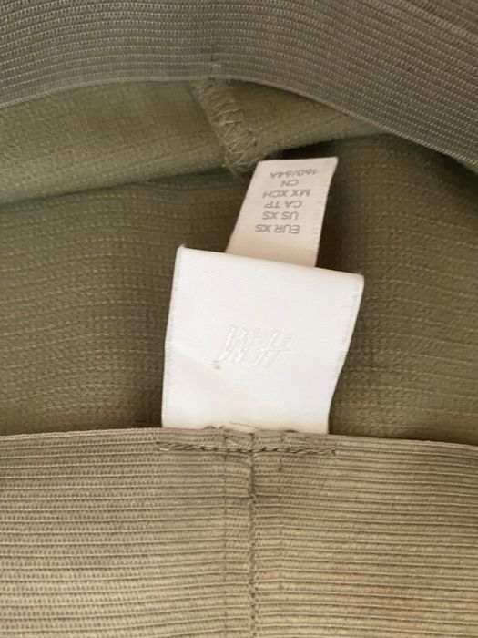 Панталон с маслинен цвят