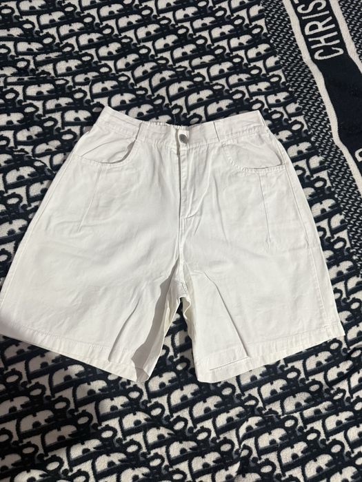 Белые новые шорты