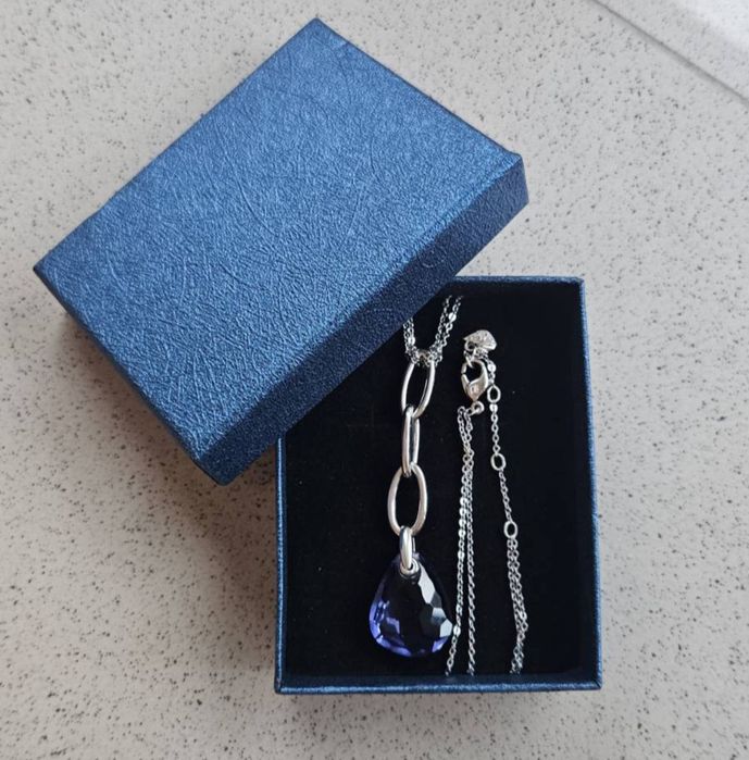 Колие Swarovski с лилав кристал
