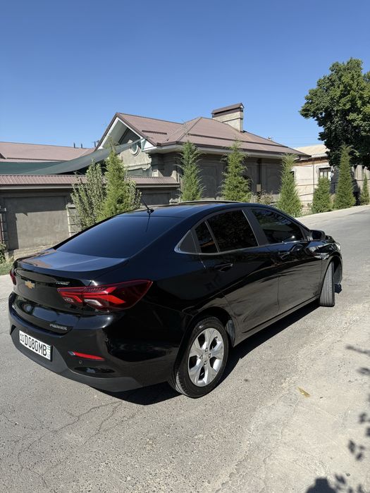 Chevrolet Onix 2025 preimer 2