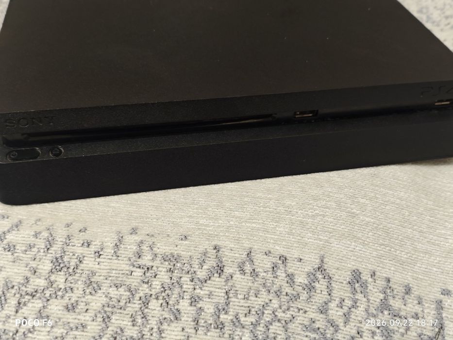Playstation 4 slim