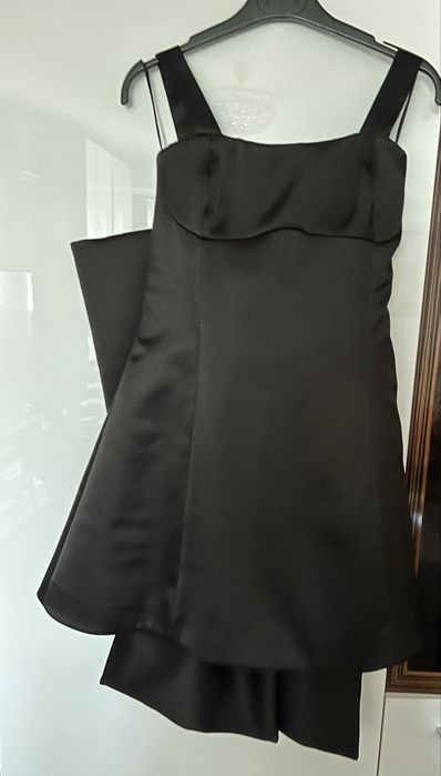 Rochie Zara, noua, mini din satin, neagra , S