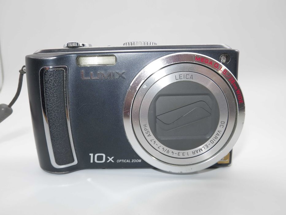 Panasonic Lumix TZ4 компактен цифров фотоапарат с голям Leica 10х оптичен зум, дигитална камера в отлично състояние, работи перфектно