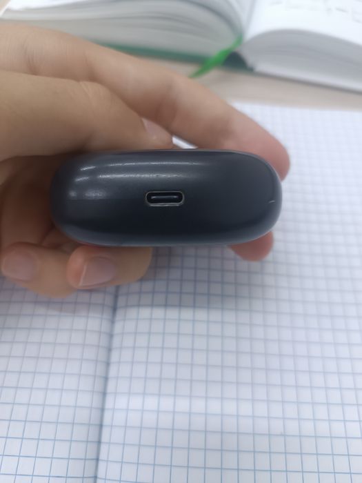 JBL Wave 200TWS чёрного цвета