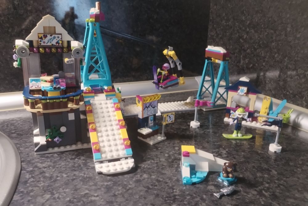 Конструктор LEGO Friends - Лифт в зимния курорт (41324)