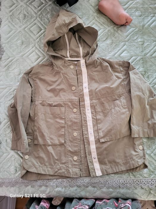 Верхние одежды на девочку