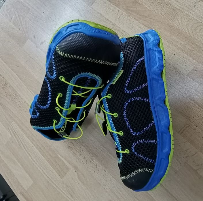 Adidași alergare Salomón marimea 38 puțin folosiți