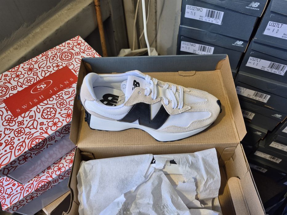 New balance 327 .