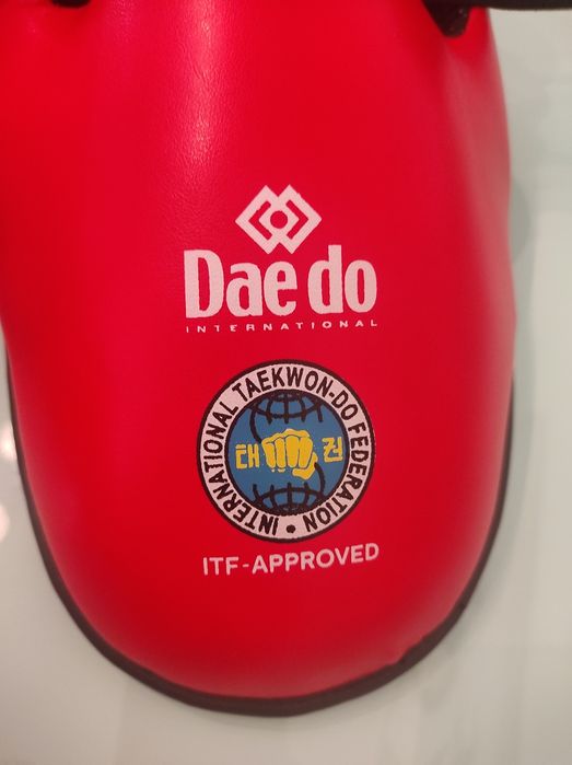 Taekwondo протектори за крака и ръкавици