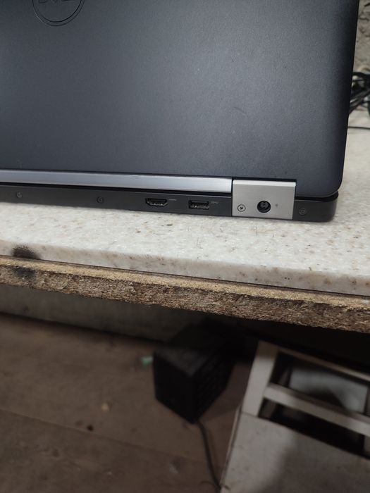DELL latitude E 5570g