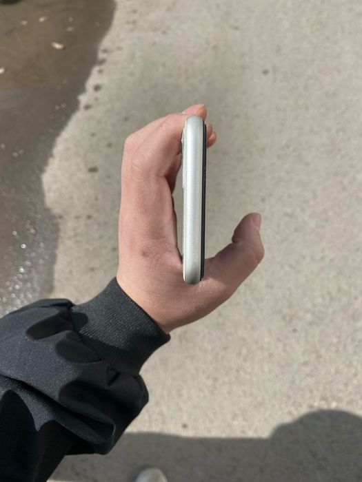 Обменяю айфон 11 на мотор