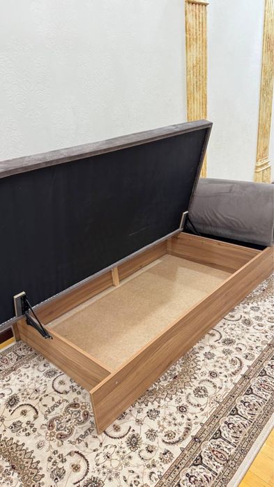 Диван, одноместный