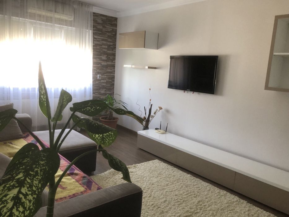 Vanzare sau inchiriere apartament  cu 3 camere Bradet