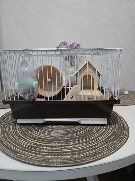 Продам клетку для хомячков