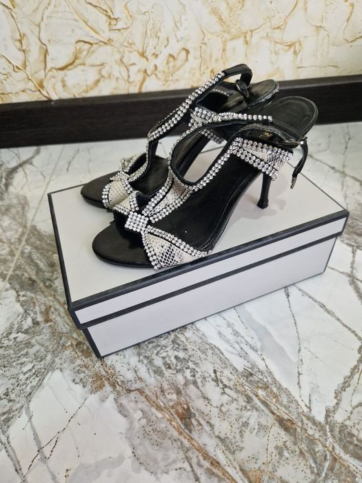 Любая пара туфель  за 500 тг