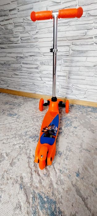 Детский  новый самокат