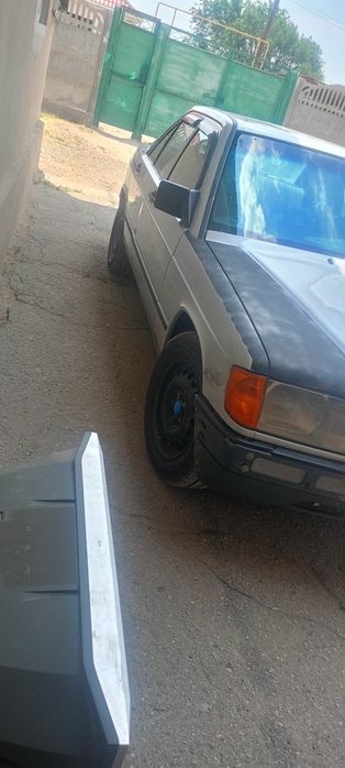 Мерседес 190 ...