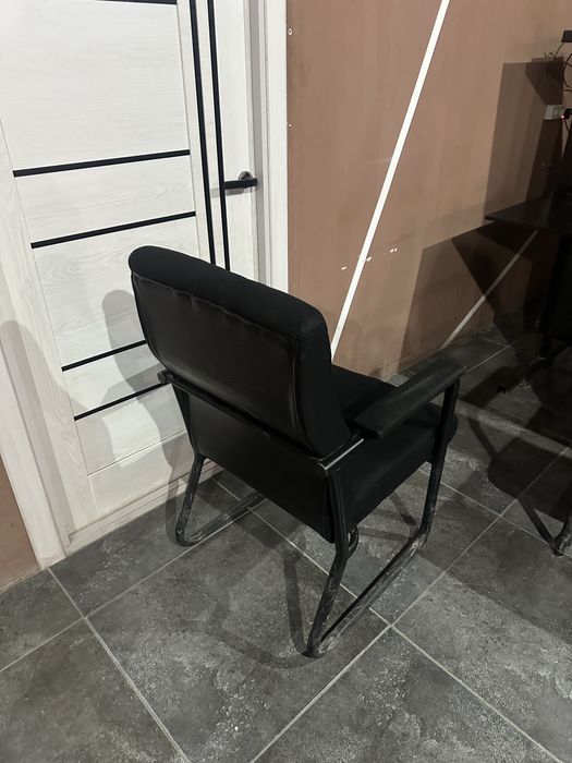 Kreslo zor zor kelisimli baxada